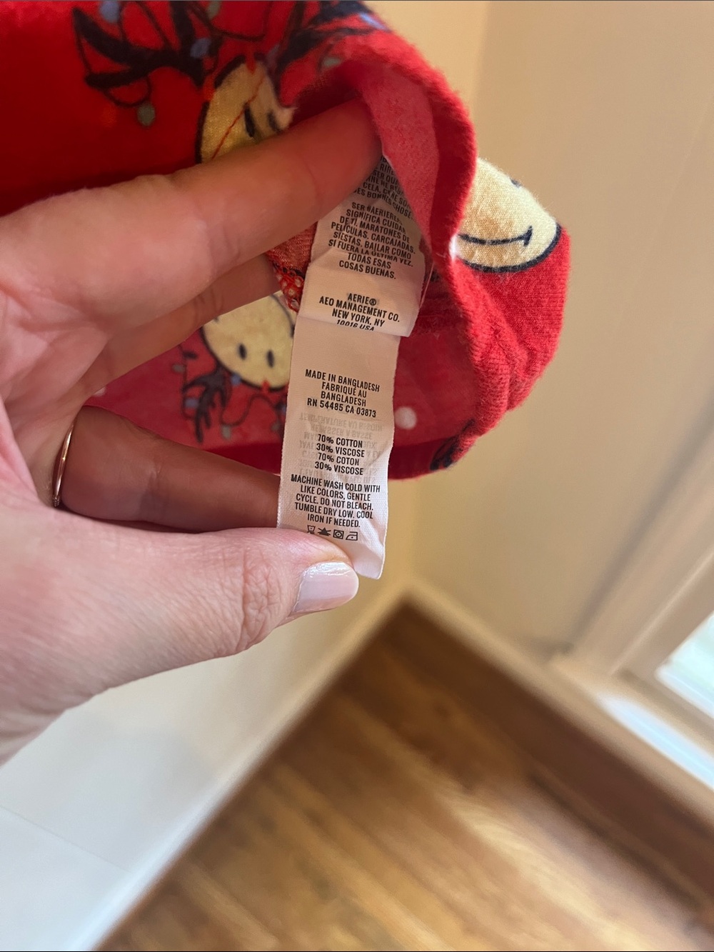 Aerie Red Smile Face Reindeer Button-Front Pajama Top and Shorts Set Sz XL - Picture 10 of 14